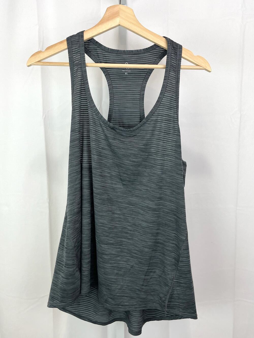 ATHLETA XL Shadow Stripe Chi Tank Top Sleeveless Scoop Racerback 438568 Gray